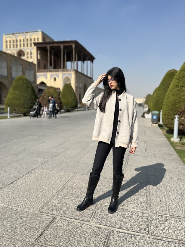 بامبر جکت کرم زنانه مناسب پاییز و زمستان