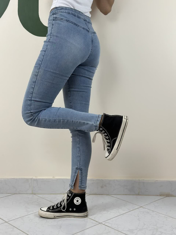 سوپراسکینی کشی زنانه با دوخت دکوراتیو و فیت ایدهآل