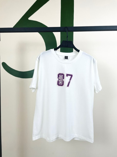 تیشرت زنانه طرح مینیمال | رنگ سفید | مدل یقه گرد آستین کوتاه