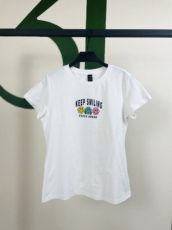 تیشرت زنانه نخی طرح مینیمال | رنگ سفید | مدل یقه گرد آستین کوتاه