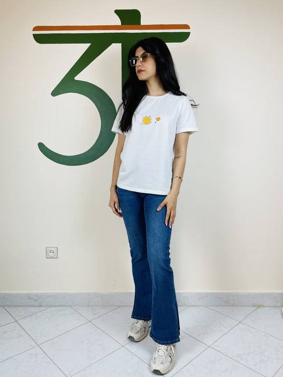 تیشرت زنانه طرح مینیمال | رنگ سفید | مدل یقه گرد آستین کوتاه