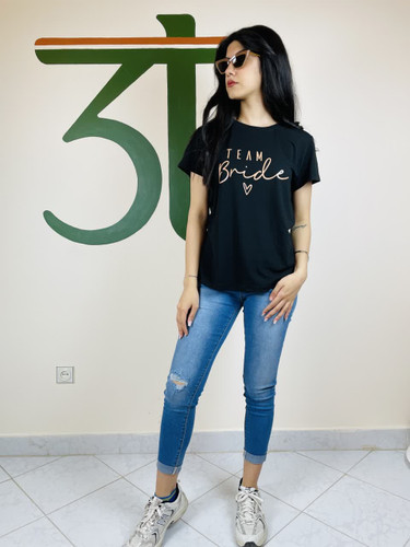 تیشرت زنانه چاپ دار مینیمال | رنگ مشکی | یقه گرد