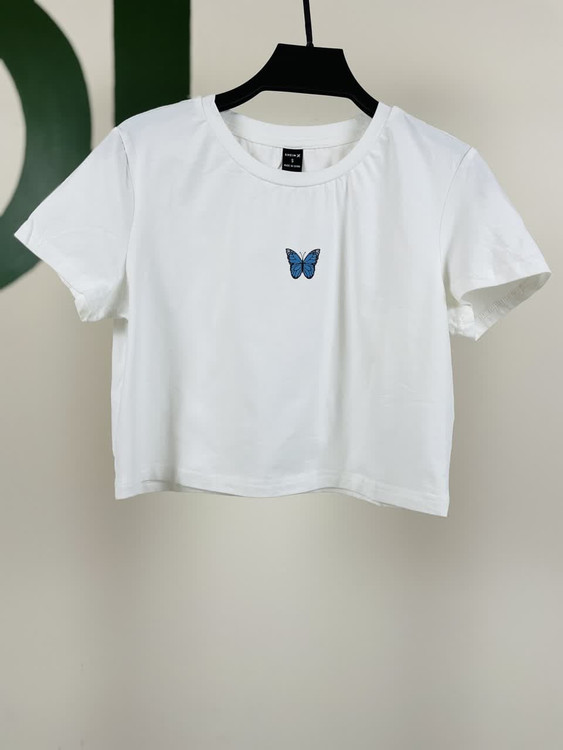 تیشرت کراپ زنانه مشکی با چاپ مینیمال | مدل طرحدار