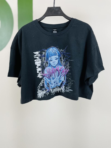 تیشرت کراپ زنانه مشکی با چاپ مینیمال | مدل طرحدار مدرن