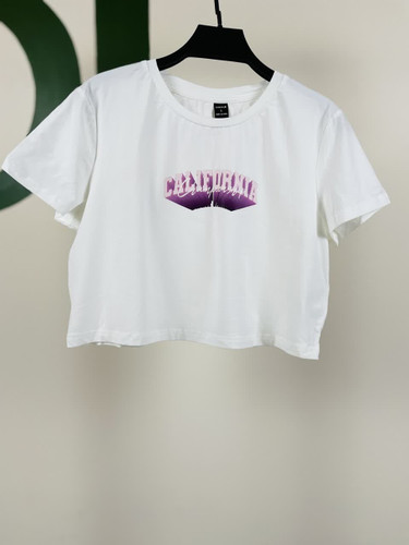 تیشرت کراپ زنانه مشکی با چاپ مینیمال | مدل طرحدار