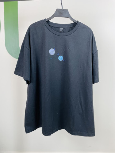 تیشرت زنانه نخی طرح مینیمال | رنگ مشکی | مدل یقه گرد آستین کوتاه