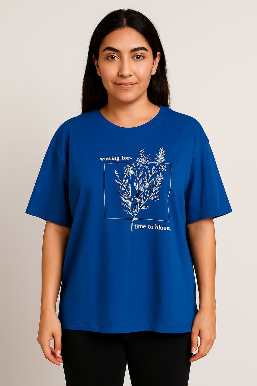 تیشرت آبی زنانه با طرح مینیمال گل | مناسب استایل کژوال و روزمره