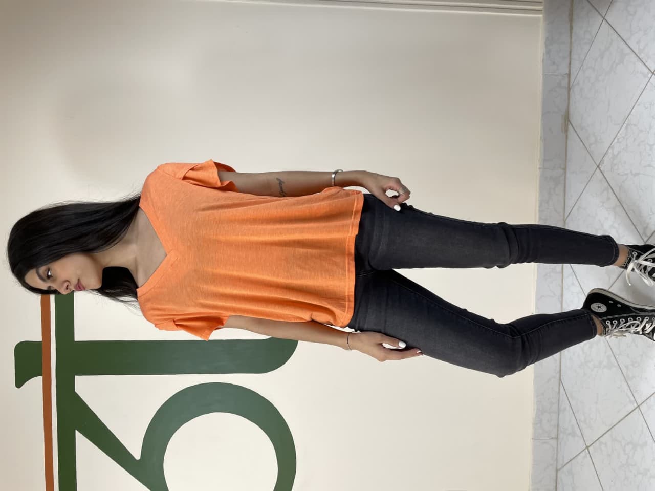 تیشرت یقه هفت زنانه رنگ نارنجی روشن