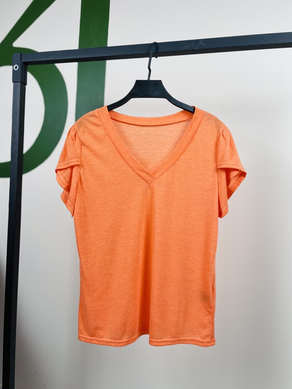 تیشرت یقه هفت زنانه رنگ نارنجی روشن