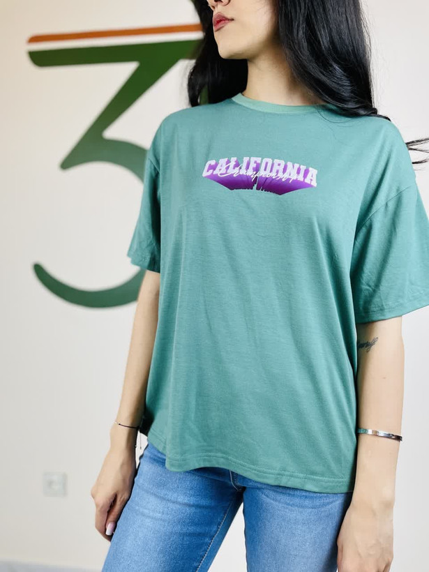 تیشرت زنانه طرح مینیمال | رنگ سفید | مدل یقه گرد آستین کوتاه