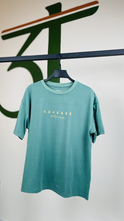 تیشرت سبز استریت استایل زنانه با چاپ COURAGE | برند Shein