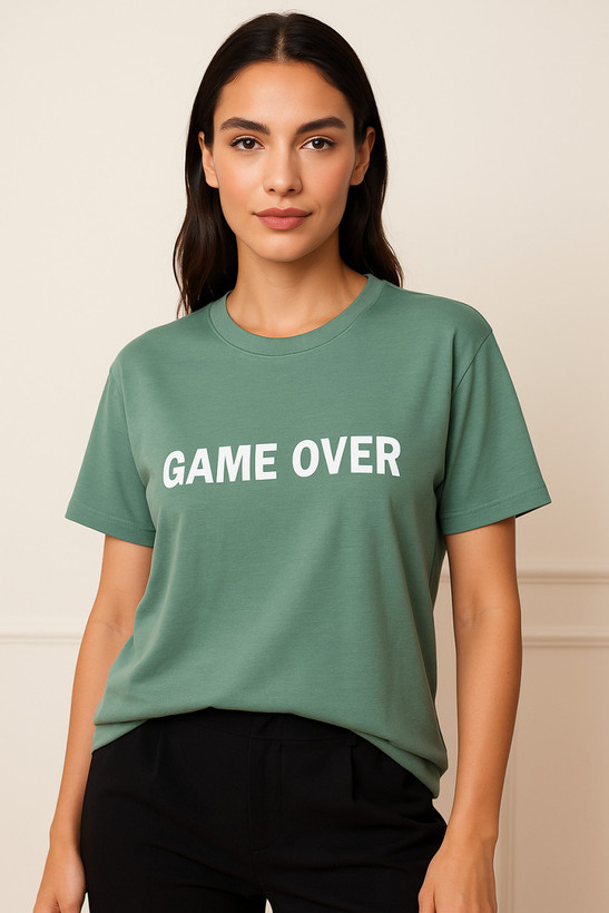 خرید تیشرت زنانه سبز طرح Game Over طراحی مینیمال و پارچه سبک یقه گرد - تصویر اصلی