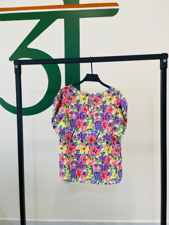 بلوز زنانه گلدار رنگی | خرید بلوز آستیندار تابستانی شیک