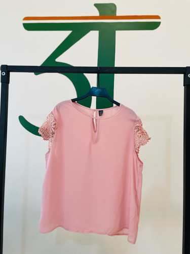 تاپ زنانه صورتی شین با آستین گیپوری | شیک و خنک برای تابستان