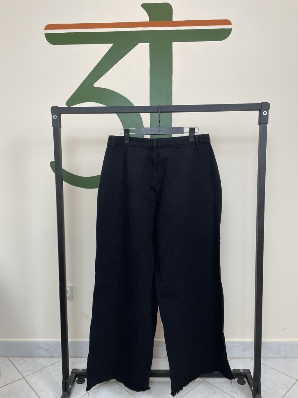 شلوار کتان مشکی زنانه سوپربگ (گشاد و آزاد) لبه ریش‌ریش | برند شین