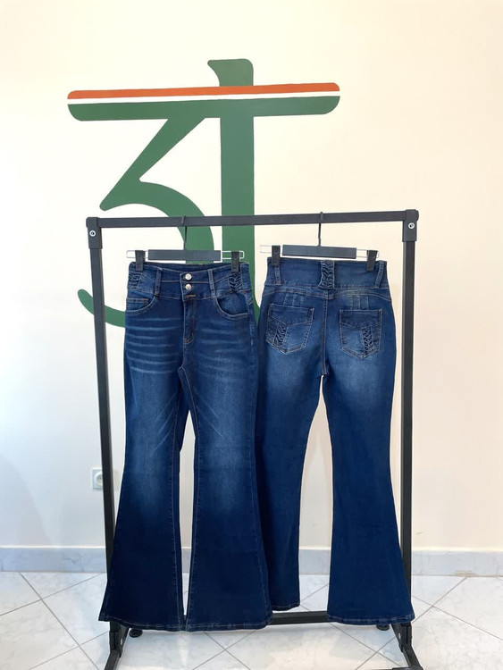 شلوار جین بوتکات زنانه آبی تیره – استایل کشیده و شیک