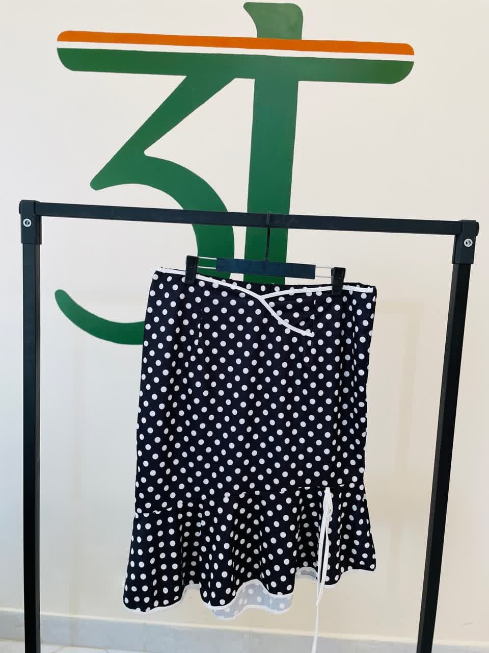 دامن زنانه خال خالی مشکی سفید