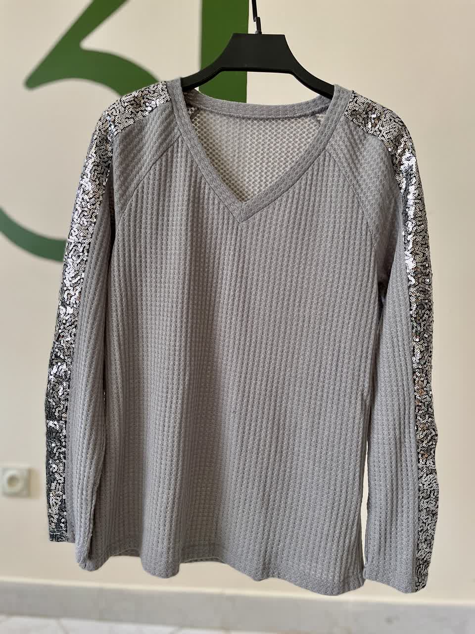 بافت زنانه یقه هفت طوسی با آستین پولک‌دار