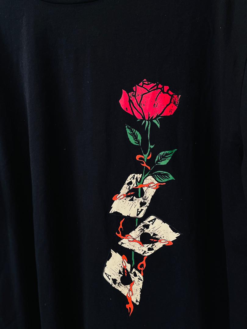 استایل مینیمال با تیشرت مشکی شین