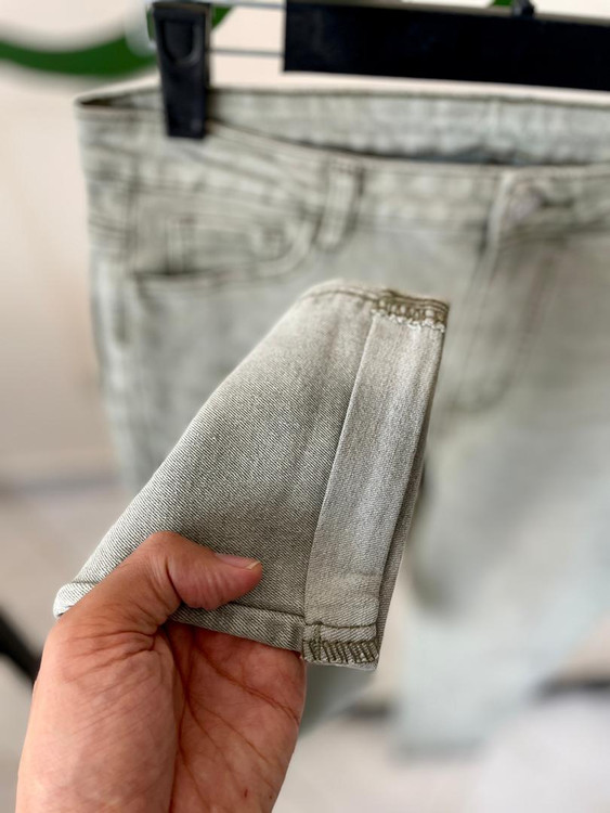 شلوار جین زنانه سبز یخی روشن – رنگ خاص و ترندی