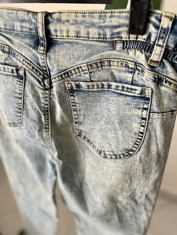 شلوار جین زنانه لایتبلو (Light Blue) – طرح خاص و شیک