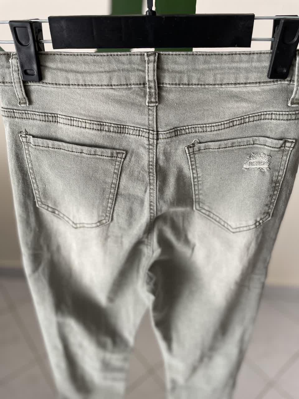 شلوار جین سبزیخی زاپ‌دار زنانه مدل راسته – برند شین