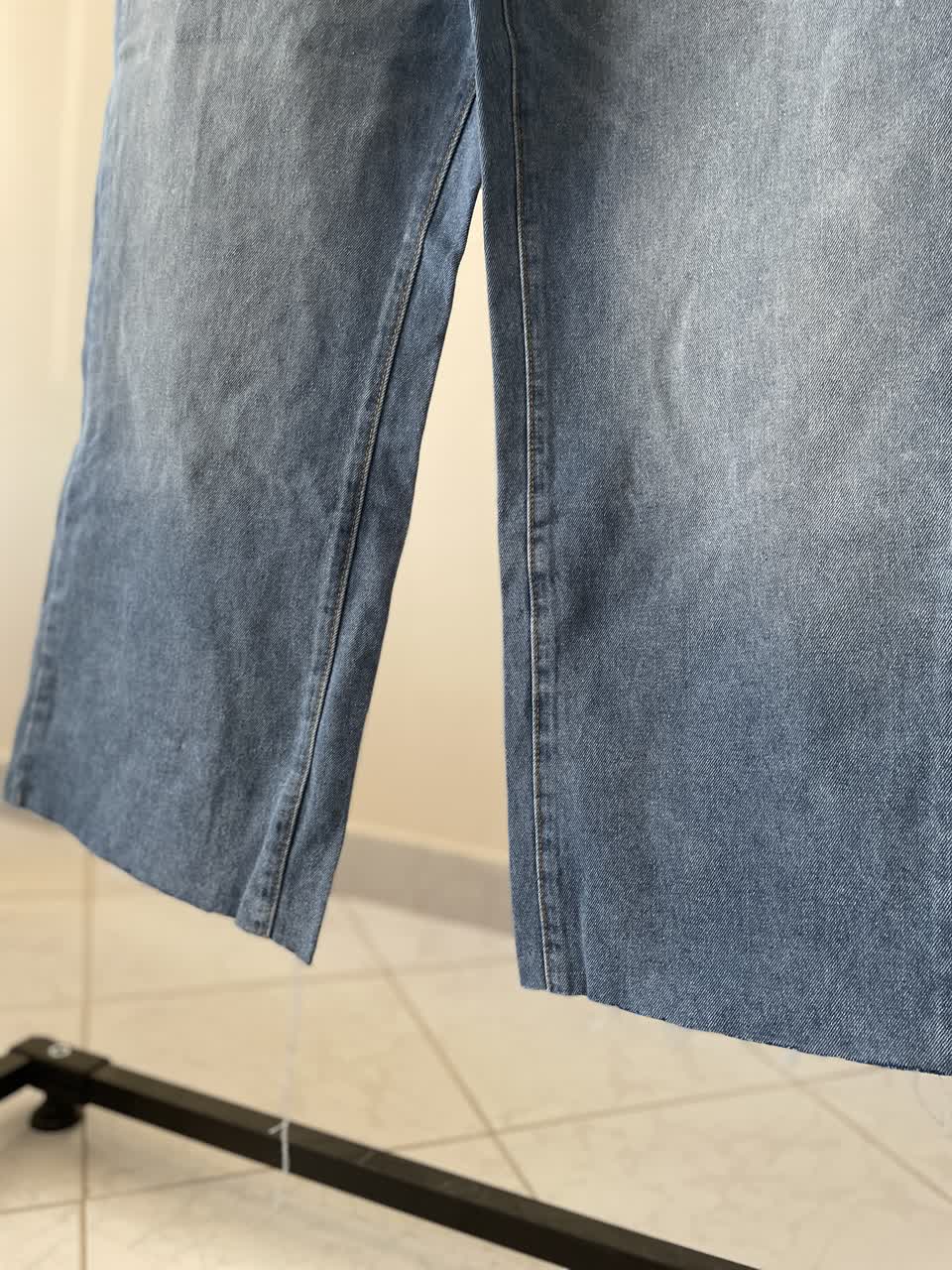 شلوار جین زنانه Wide Leg فاق بلند مدل کراپ – آبی یخی