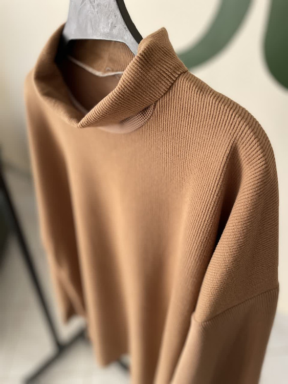 بلوز بافت کبریتی یقه اسکی زنانه مدل اورسایز