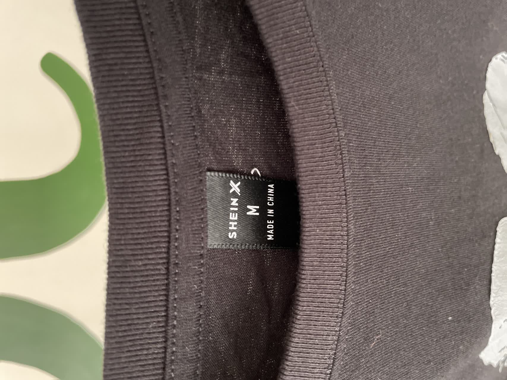 تیشرت زنانه مشکی گرافیکی طرح اسکلت