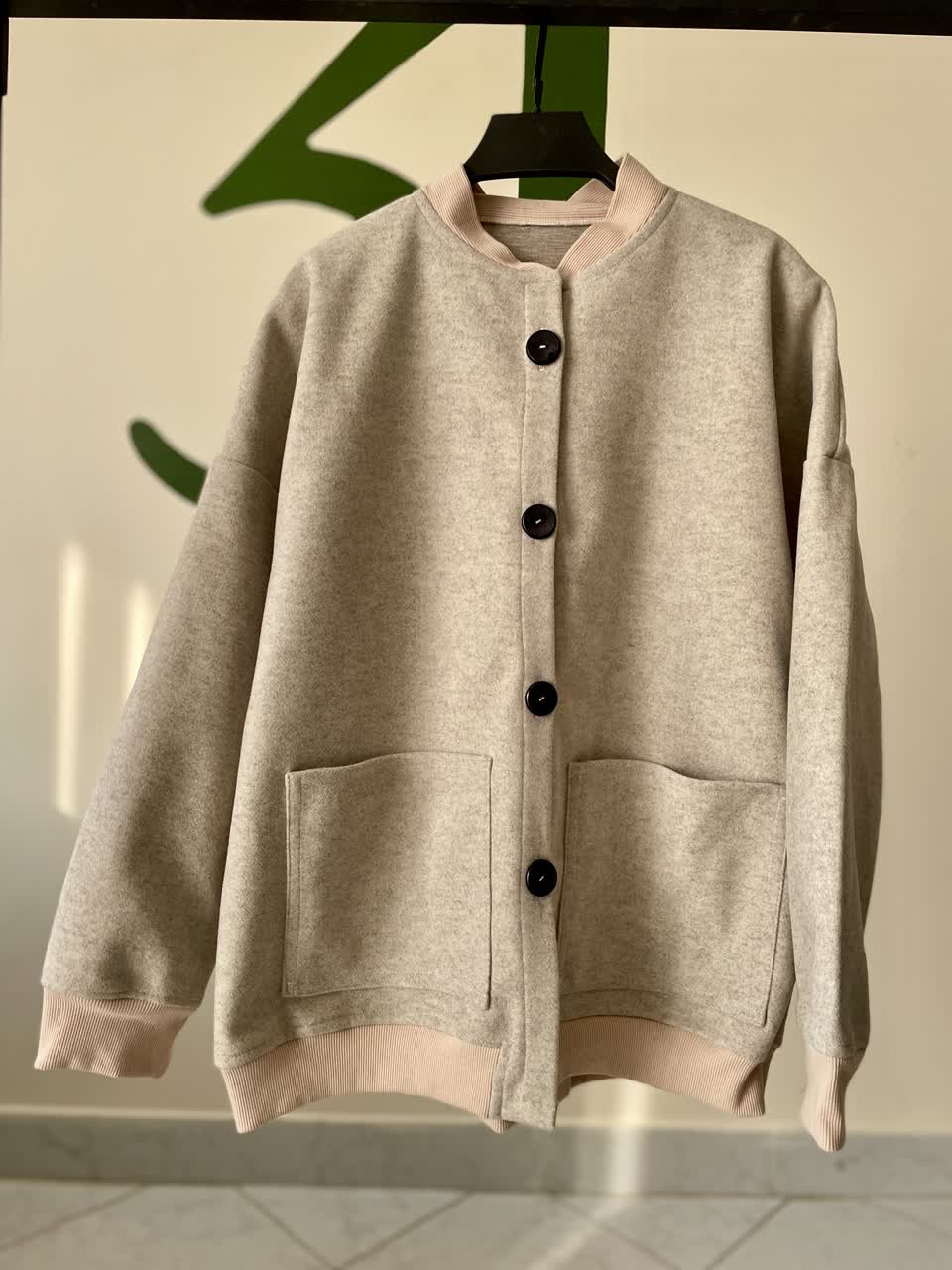 بامبر جکت کرم زنانه مناسب پاییز و زمستان