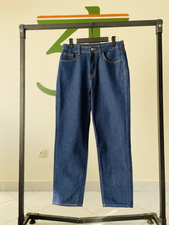 شلوار جین راسته آبی با پارچه باکیفیت