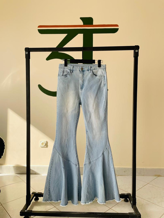 شلوار جین بوتکات آبی روشن استایل ترندی