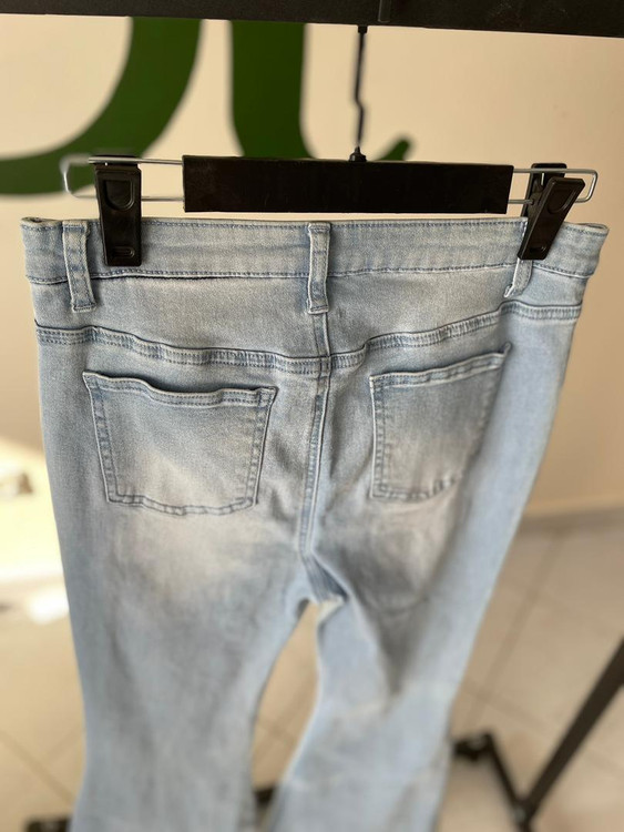 شلوار جین بوتکات آبی روشن استایل ترندی