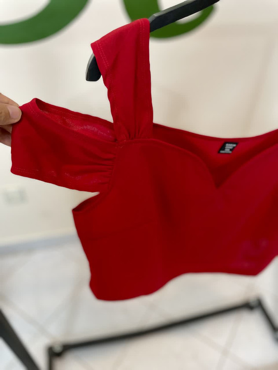 تاپ قرمز شانهباز زنانه شین مدل مهمانی و استایل مجلسی