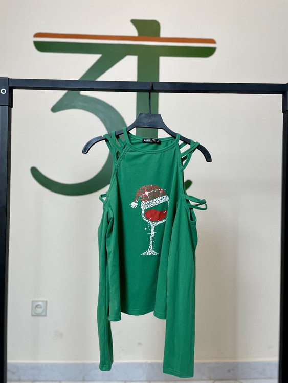 تاپ زنانه سبز بندی طرح جام کریسمسی | SHEIN