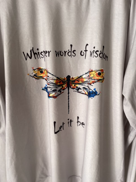 تونیک زنانه سفید طرح سنجاقک نوشتهدار | استایل کژوال و روزمره