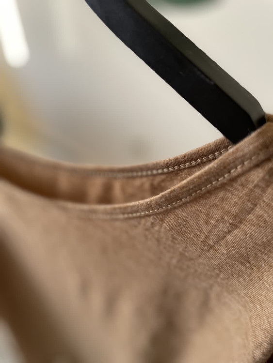 بلوز زنانه تکبند یقه نامتقارن | سبک مینیمال و فیت آزاد