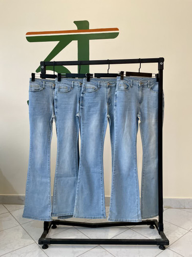 شلوار جین زنانه بوتکات آبی روشن