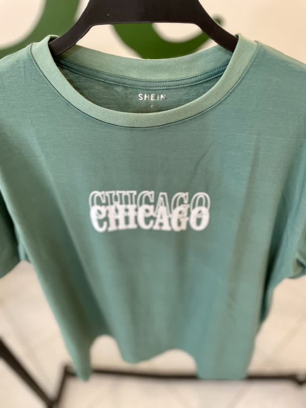 خرید تیشرت زنانه طرح chicago یقه گرد